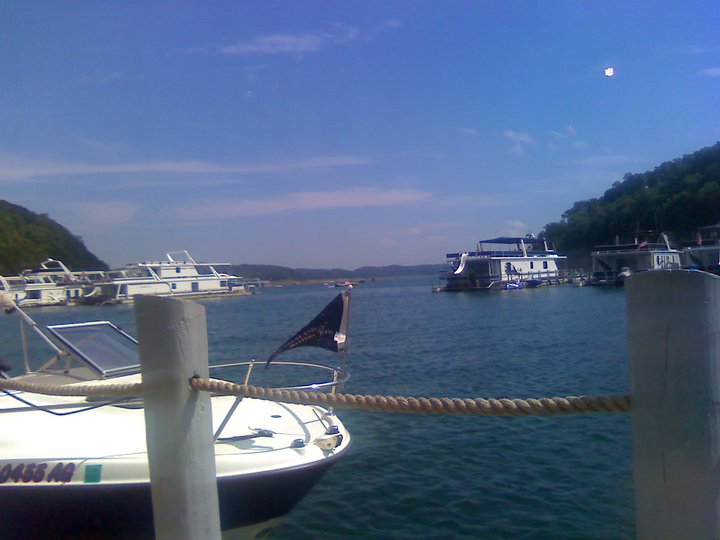 Lunch at Jamestown Marina