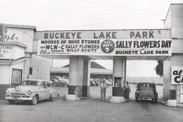 park-entrance-1956-700w.jpg