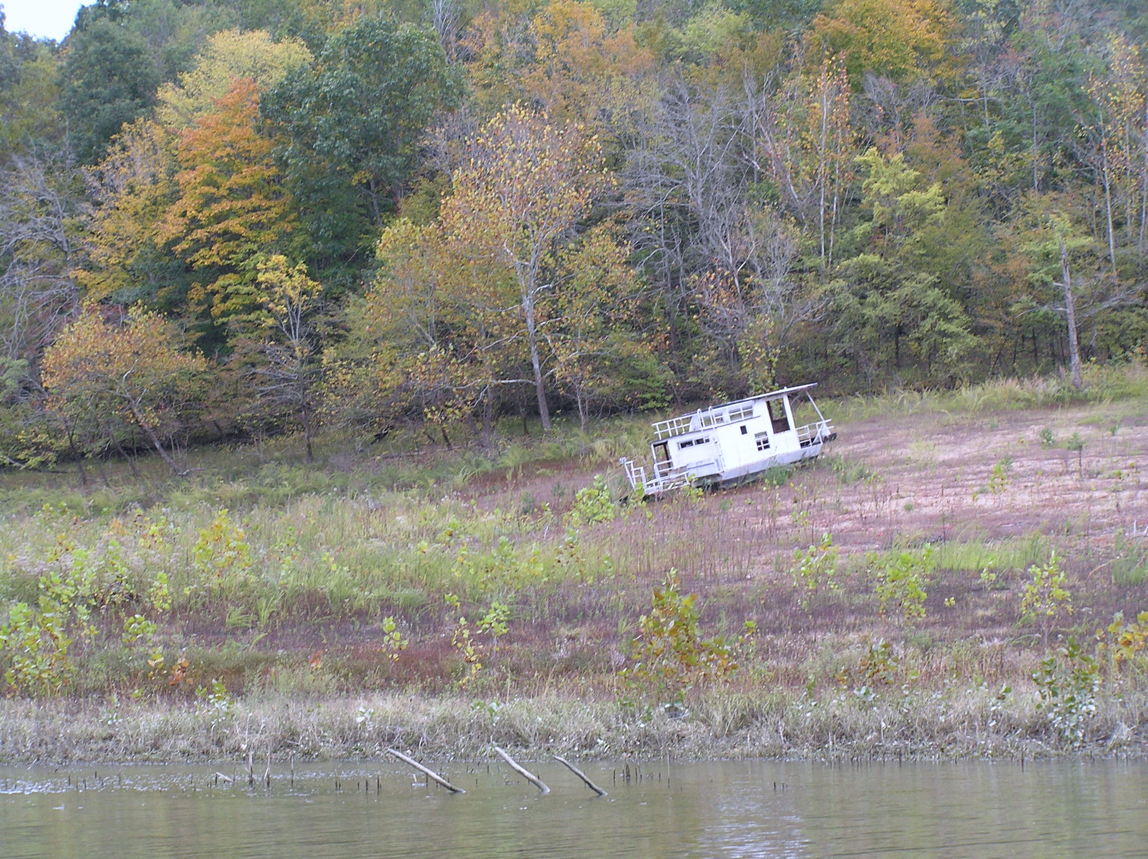 Houseboat-10-11-09.jpg